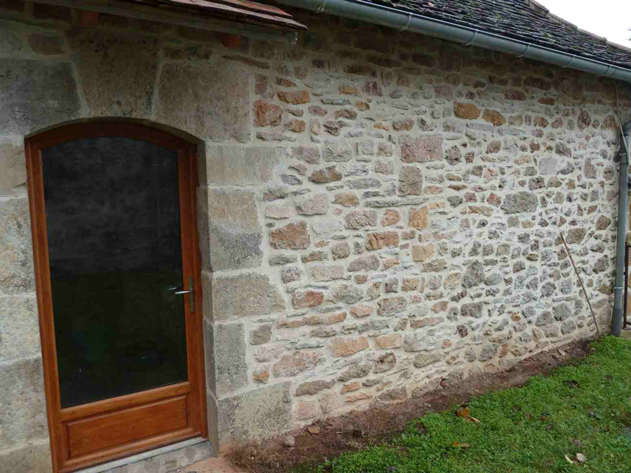 Joint à la chaux, façade en pierre dans le Loir-et-Cher